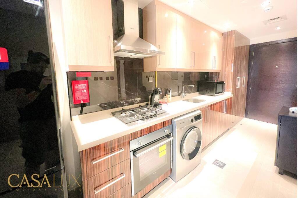 Lovely Big Studio W/ Burj Khalifa View In Downtown 迪拜 外观 照片